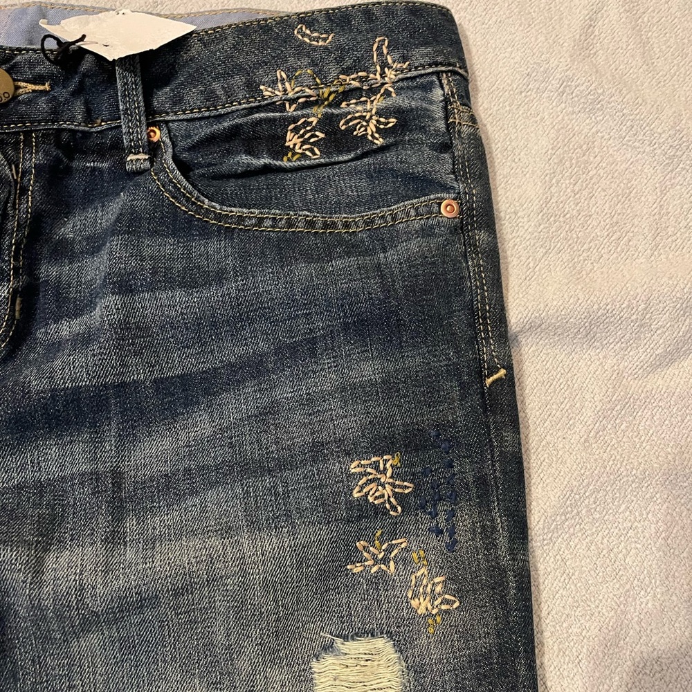 Gap real straight size 31/12 embroidered jeans NWT